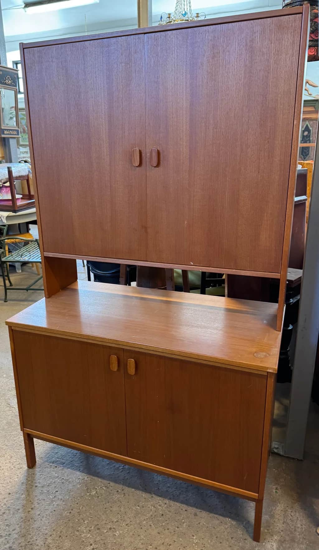 Skåp i teak, Ulferts Tibro – begagnad hyllor & förvaring hos ReFurn Lidingö