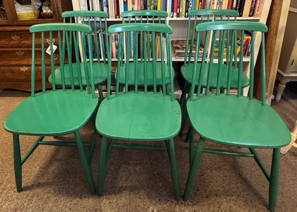 6 stabila pinnstolar, Nesto – begagnad bord & stolar hos ReFurn Lidingö