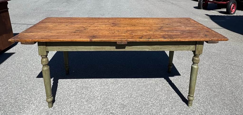 Matbord / Lantbord, 200 cm – begagnad bord & stolar hos ReFurn Lidingö