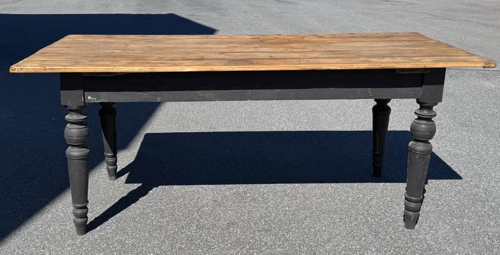 Matbord / Lantbord , 185 cm – begagnad bord & stolar hos ReFurn Lidingö