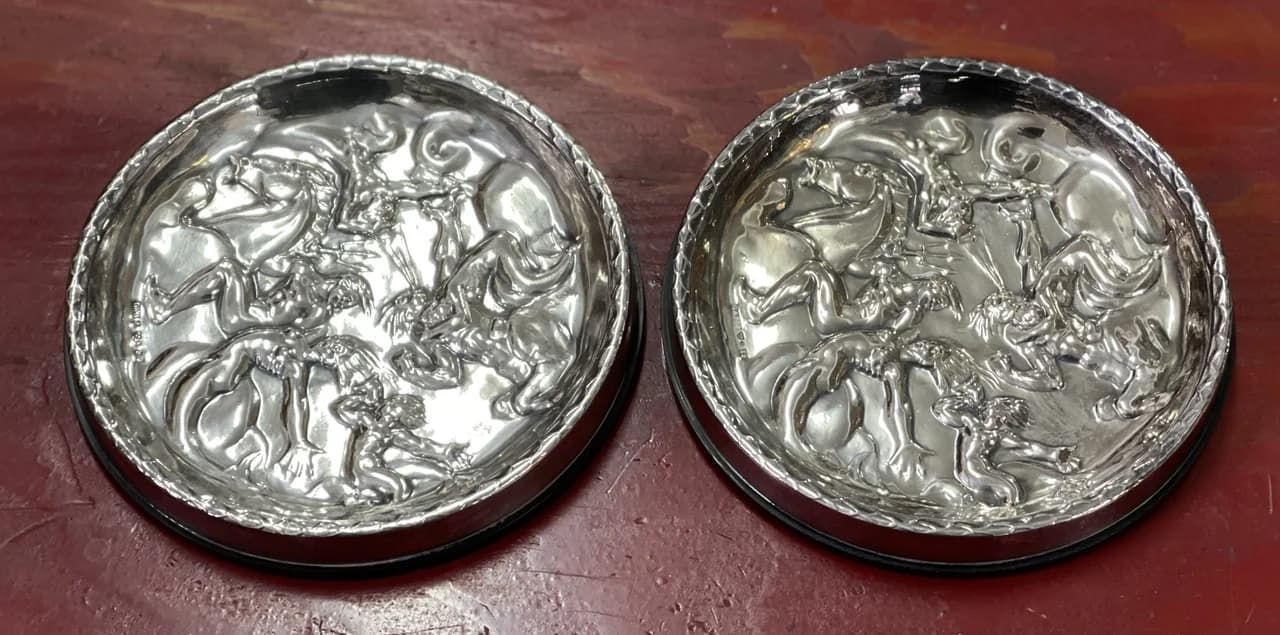 Ett par vackra coasters i silver, GAB