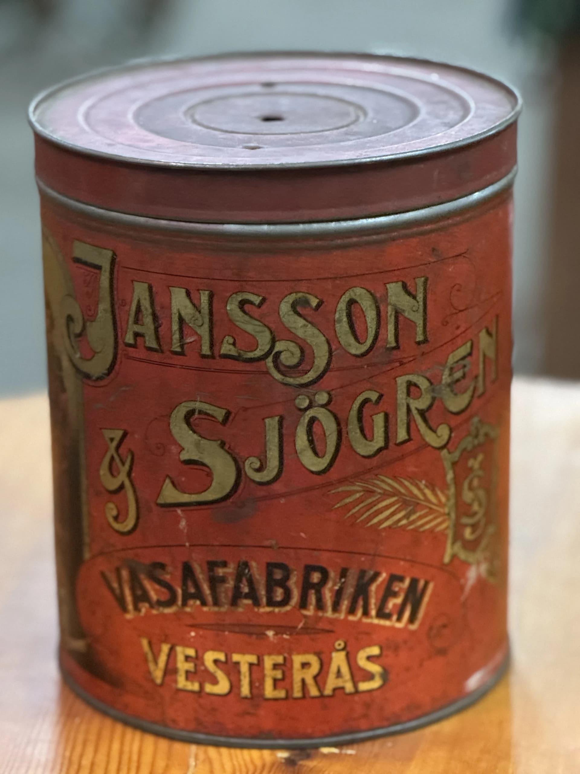 Rund plåtburk, Jansson och Sjögren