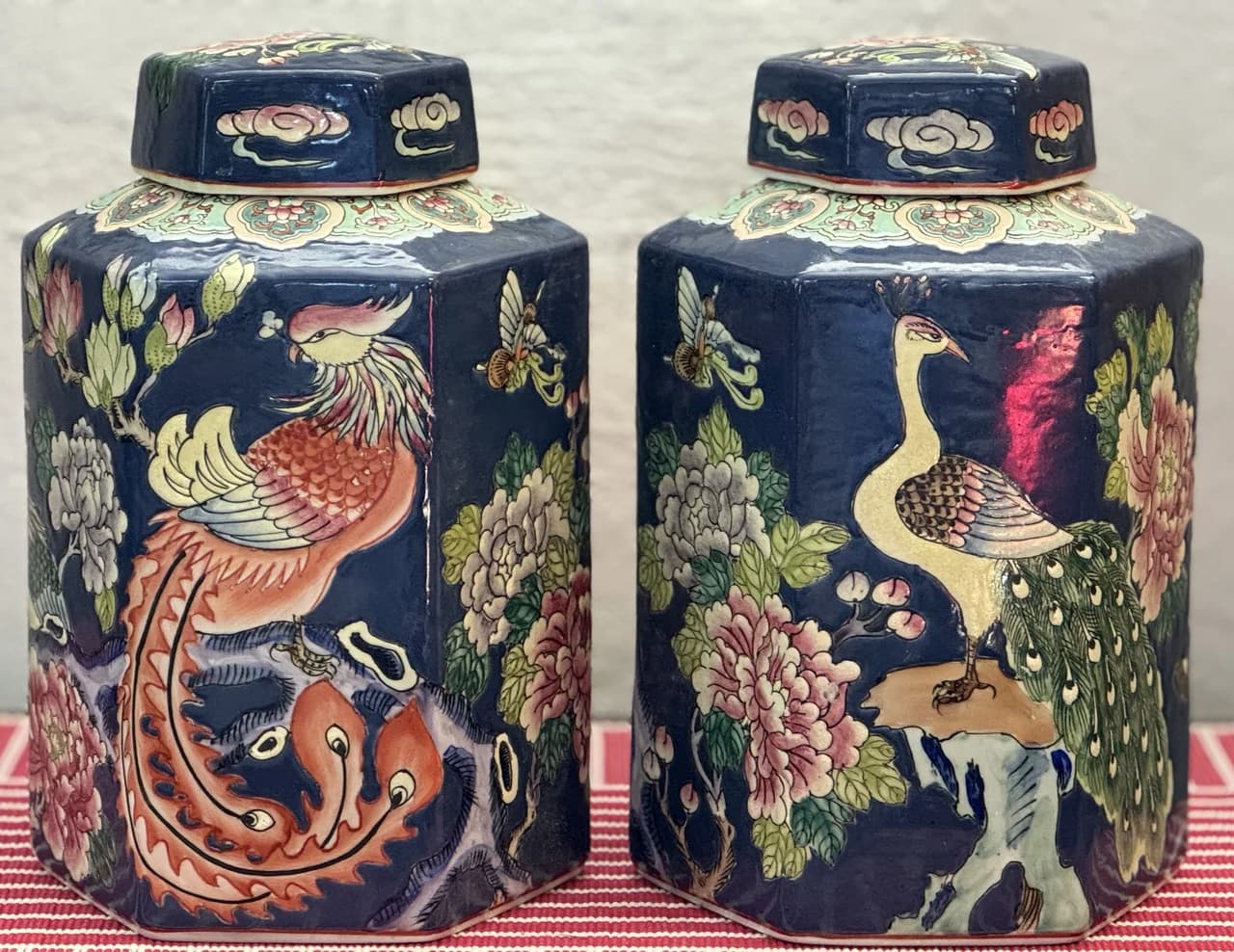 Ett par hexagonala Ginger Jars, Famille rose Blue, Kina