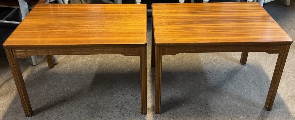 Två vackra sidobord i teak, Tibro