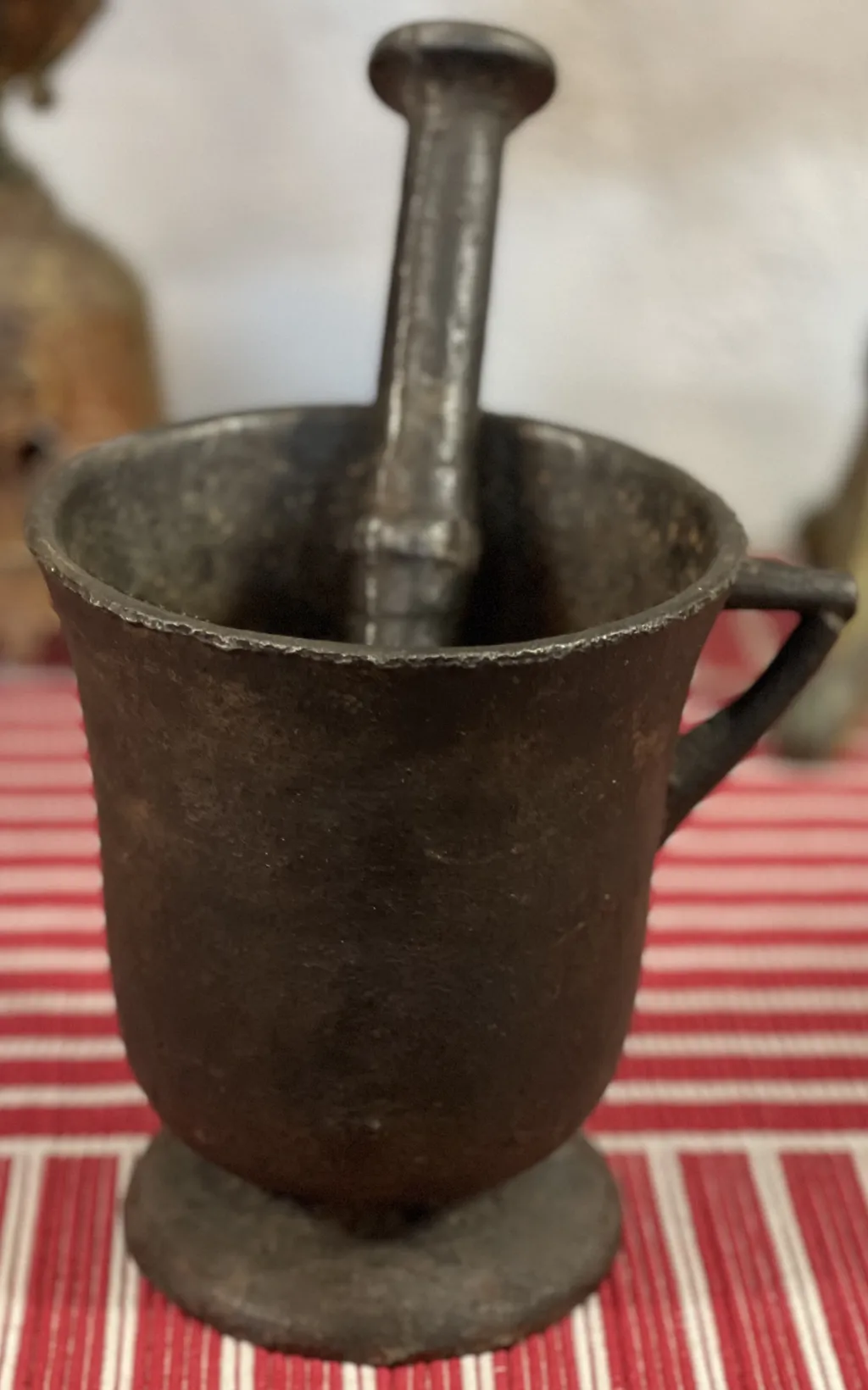 Underbar gjutjärns mortel, 1700/1800 tal
