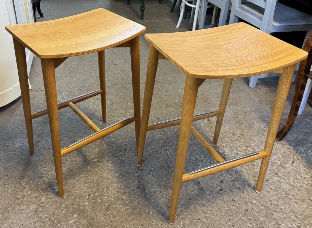 Två härliga pallar, Jonas Lindwal, "Oak"